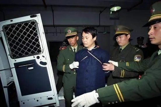 世纪悍匪张子强伏法后，妻子罗艳芳携巨款隐居泰国，现在过得怎样？