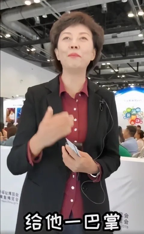手语老师周晔,直播25年“不说话”,一开口想给朱广权一巴掌,为什么?