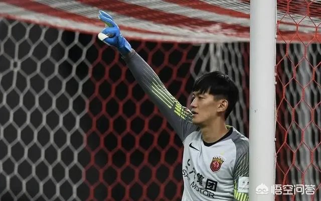 亚冠上港2-2浦和红宝石,日本的第一个进球是颜骏凌的锅还是犯规?哈桑执法公平吗?