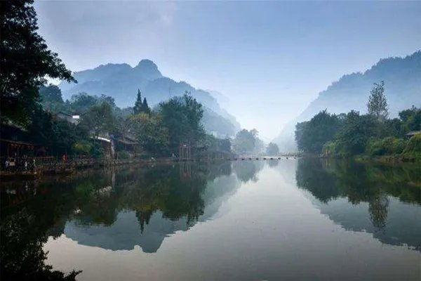 没有黄龙溪和洛带繁华,却是成都周边最美的古镇,这是为何?
