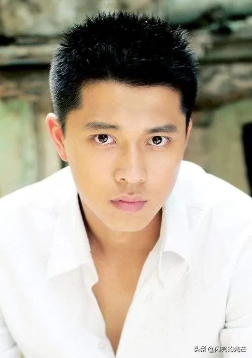 如果以李文亮英雄为原型拍一部电影,你觉得哪几个人比较合适?